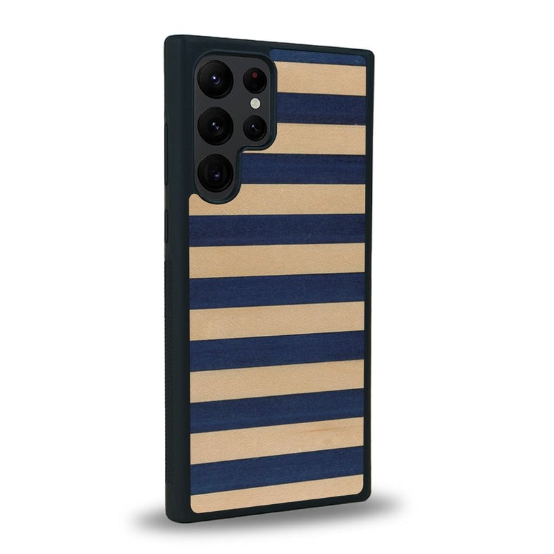 Coque de protection en bois véritable fabriquée en France pour Samsung S25 Ultra alliant plusieurs essences de bois pour représenter une marinière