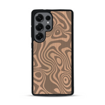 Coque de protection en bois véritable fabriquée en France pour  avec un motif abstrait représentant les mouvements de l'eau