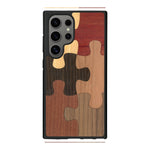Coque de protection en bois véritable fabriquée en France pour Samsung S25 Ultra représentant un puzzle en six pièces qui allie du chêne fumé, du noyer, du bambou, du padouk, du merisier et de l'acajou