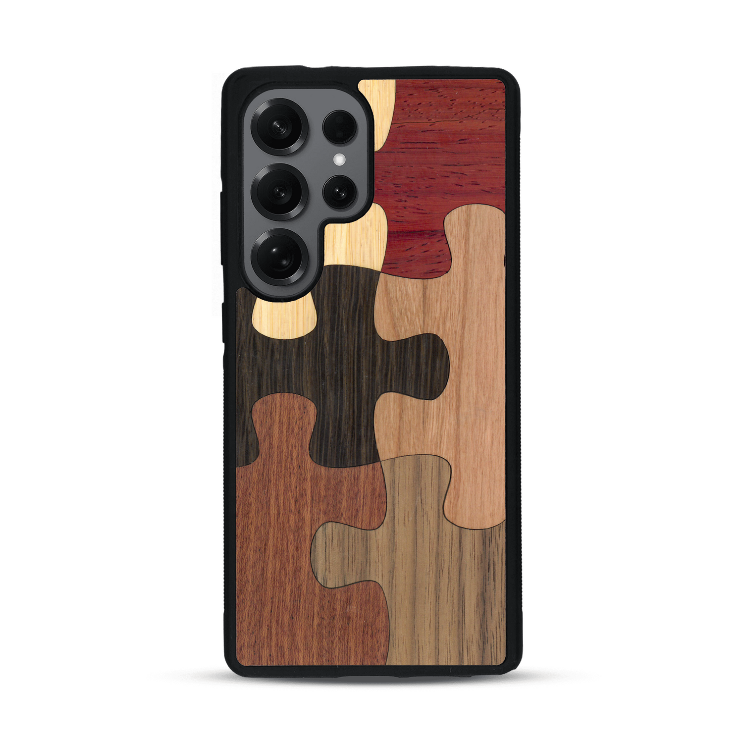 Coque de protection en bois véritable fabriquée en France pour  représentant un puzzle en six pièces qui allie du chêne fumé, du noyer, du bambou, du padouk, du merisier et de l'acajou