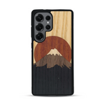 Coque de protection en bois véritable fabriquée en France pour  alliant plusieurs essences de bois pour représenter le mont Fuji