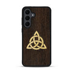 Coque de protection en bois véritable fabriquée en France pour  alliant du chêne fumé et du bambou représentant une triquetra