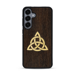 Coque de protection en bois véritable fabriquée en France pour  alliant du chêne fumé et du bambou représentant une triquetra