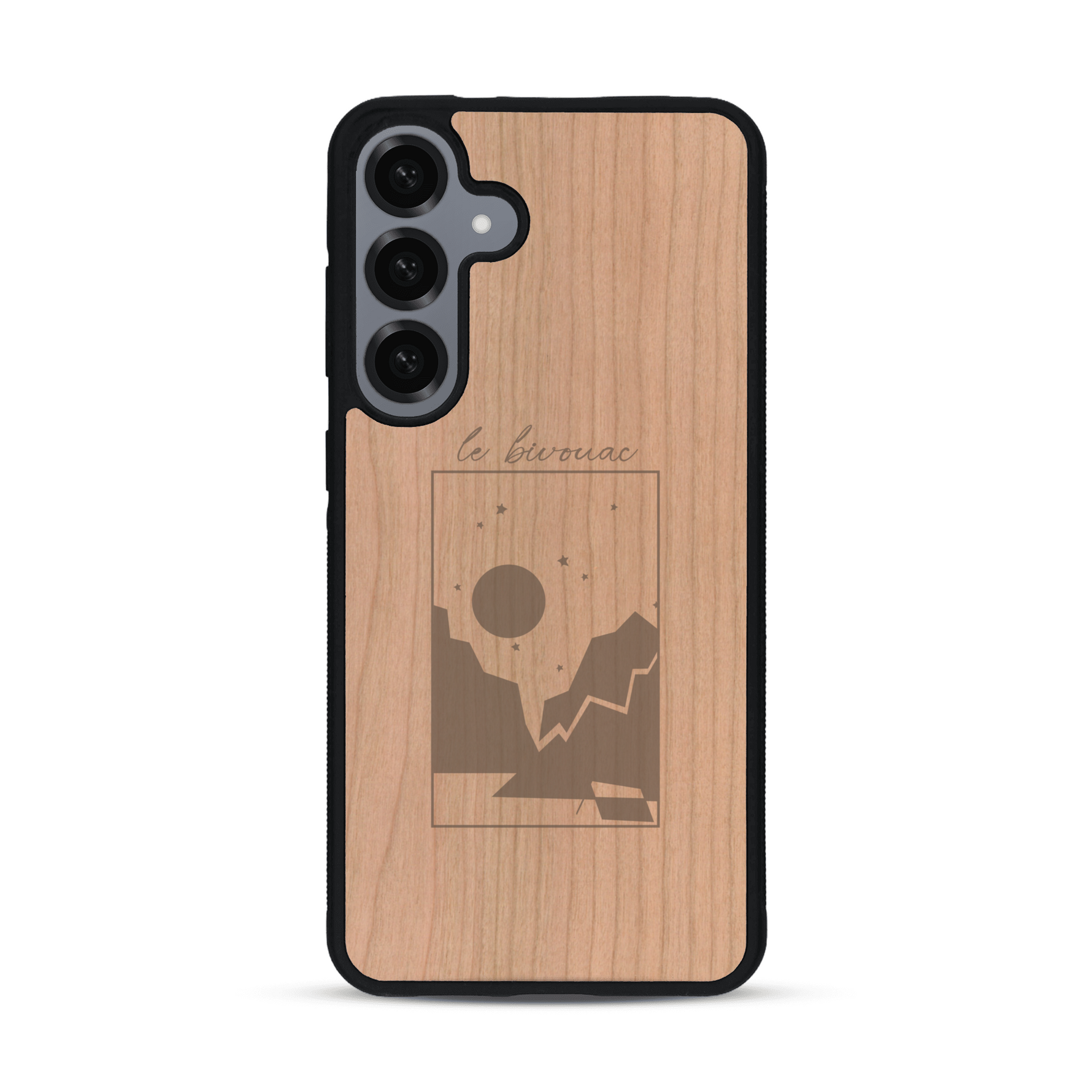 Coque de protection en bois véritable fabriquée en France pour  sur le thème du camping en pleine nature et du bivouac avec la phrase "Aventure is out there"