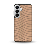 Coque de protection en bois véritable fabriquée en France pour  avec un motif moderne et minimaliste sur le thème waves et wavy représentant les vagues de l'océan