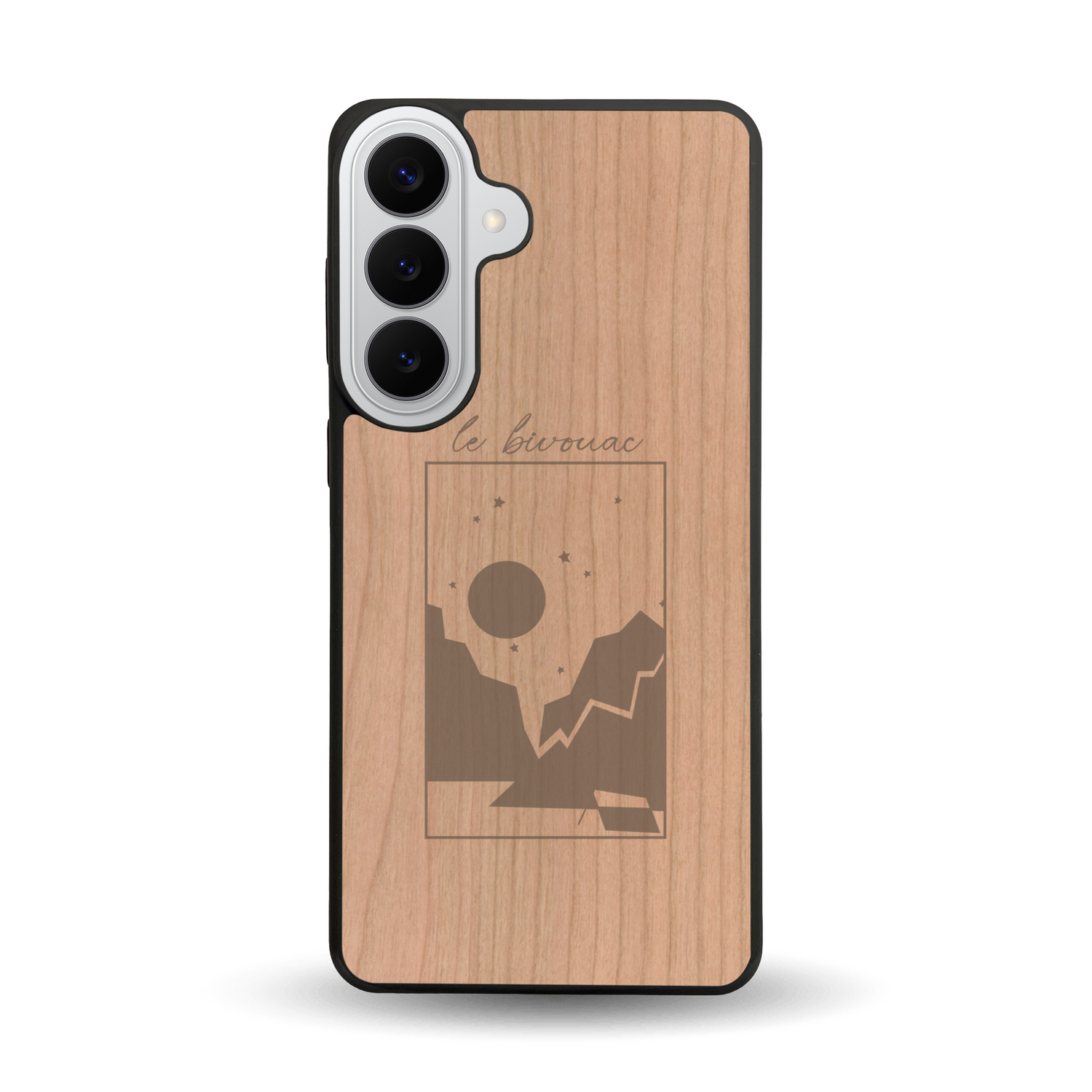 Coque de protection en bois véritable fabriquée en France pour  sur le thème du camping en pleine nature et du bivouac avec la phrase "Aventure is out there"