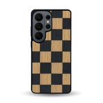 Coque de protection en bois véritable fabriquée en France pour Samsung S26 Ultra alliant plusieurs essences de bois pour représenter un damier