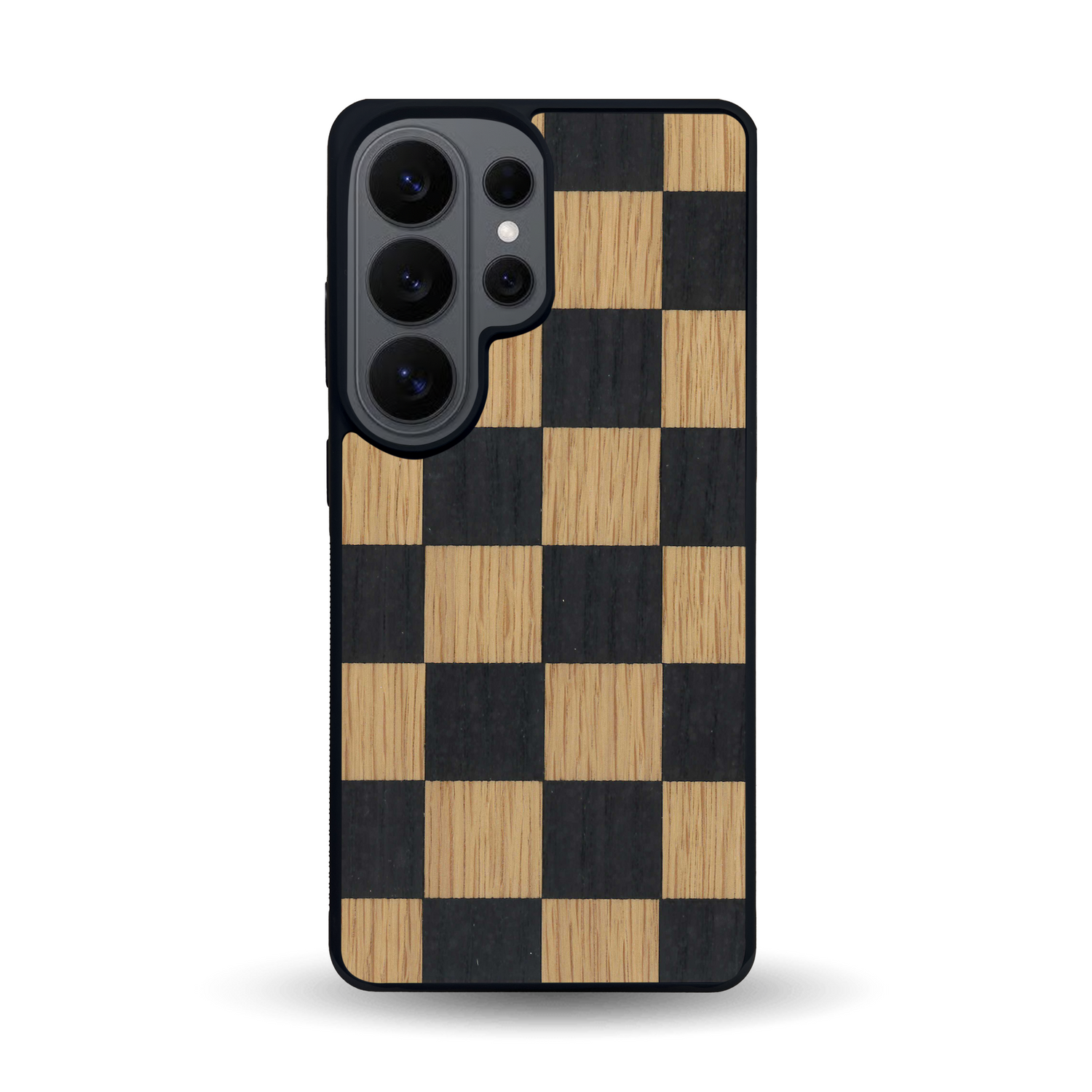 Coque de protection en bois véritable fabriquée en France pour Samsung S26 Ultra alliant plusieurs essences de bois pour représenter un damier