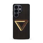 Coque de protection en bois véritable fabriquée en France pour  sur le thème de l'art géométrique qui allie du chêne fumé, du noyer, du bambou et du padouk représentant le triangle de penrose
