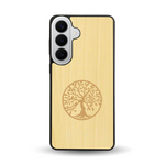 Coque de protection en bois véritable fabriquée en France pour Samsung S26+ sur le thème de la spiritualité et du yoga avec une gravure zen représentant un arbre de vie