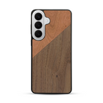 Coque de protection en bois véritable fabriquée en France pour  alliant du merisier et du noyer formant chacun un triangle avec une jointure en diagonale sur le thème de l'art abstrait