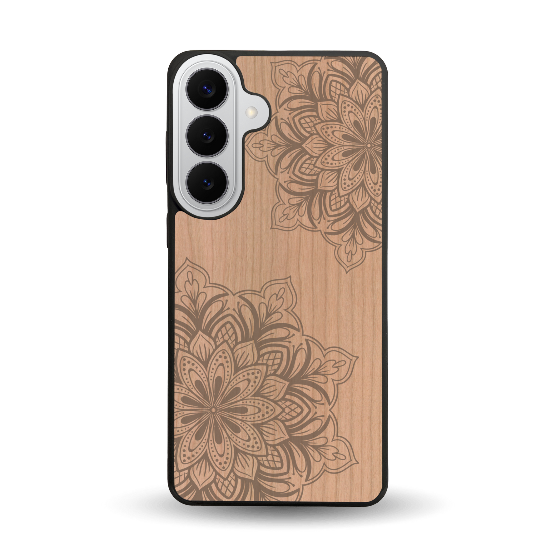Coque de protection en bois véritable fabriquée en France pour Samsung S26+ sur le thème de la bohème et du tatouage au henné avec une gravure représentant un mandala