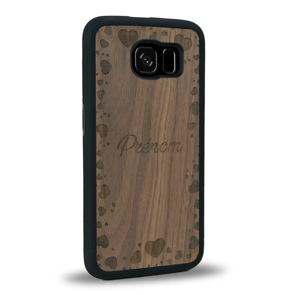 Coque de protection en bois véritable fabriquée en France pour Samsung S7 sur le thème de la fête des mères avec un motif représentant des coeurs et des feuilles