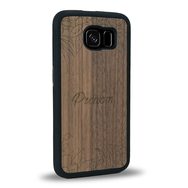 Coque de protection en bois véritable fabriquée en France pour Samsung S7E sur le thème de la fête des mères avec un motif représentant des fleurs et des feuilles