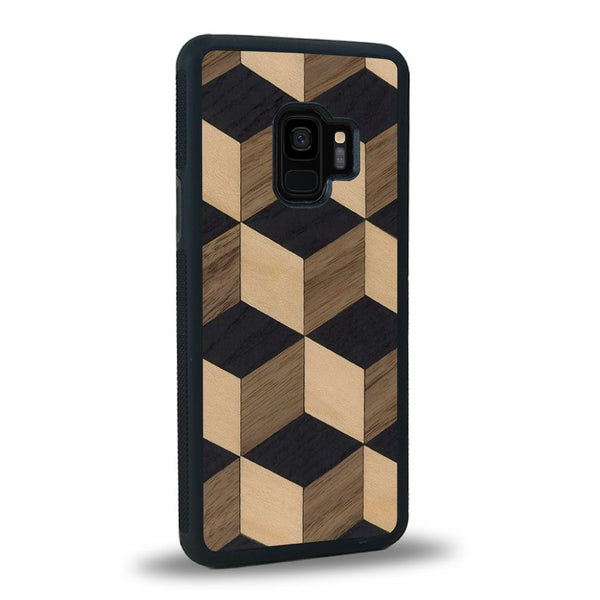 Coque de protection en bois véritable fabriquée en France pour Samsung S9+ alliant plusieurs essences de bois pour représenter un classique intemporel de la marqueterie