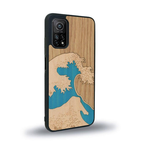 Coque de protection en bois véritable fabriquée en France pour Xiaomi Mi 10 Lite alliant plusieurs essences de bois pour représenter la célèbre grande vague de Kanagawa