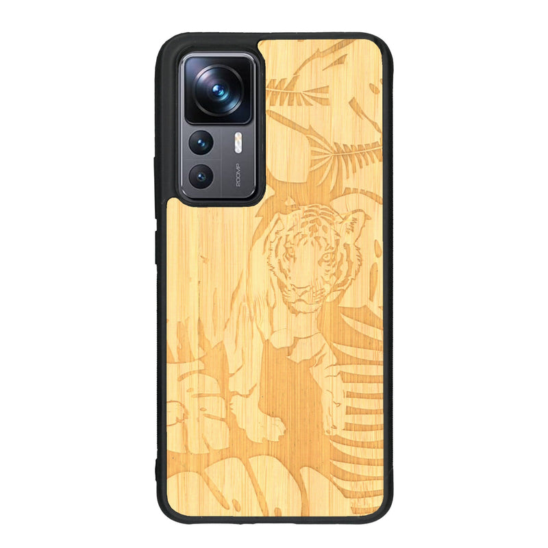 Coque de protection en bois véritable fabriquée en France pour Xiaomi Mi 12T Pro sur le thème de la nature et des animaux représentant un tigre dans la jungle entre des fougères