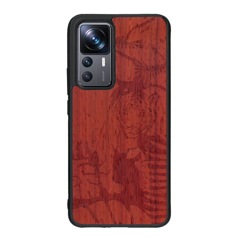 Coque de protection en bois véritable fabriquée en France pour Xiaomi Mi 12T Pro sur le thème de la nature et des animaux représentant un tigre dans la jungle entre des fougères
