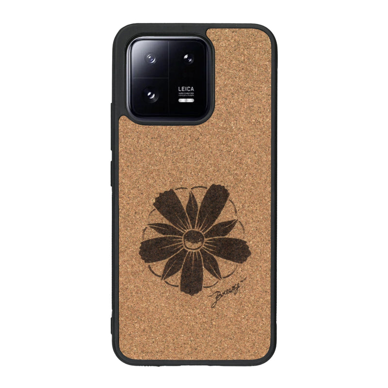 Coque de protection en bois véritable fabriquée en France pour Xiaomi Mi 13 sur le thème des fleurs et de la montagne avec un motif de gravure représentant les pétales d'une fleur des montagnes
