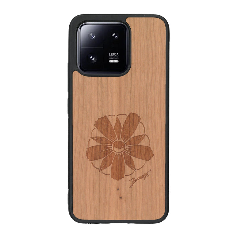 Coque de protection en bois véritable fabriquée en France pour Xiaomi Mi 13 sur le thème des fleurs et de la montagne avec un motif de gravure représentant les pétales d'une fleur des montagnes
