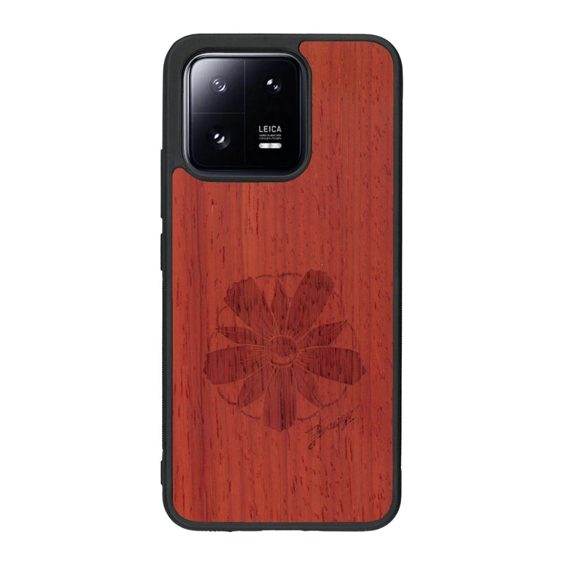 Coque de protection en bois véritable fabriquée en France pour Xiaomi Mi 13 sur le thème des fleurs et de la montagne avec un motif de gravure représentant les pétales d'une fleur des montagnes