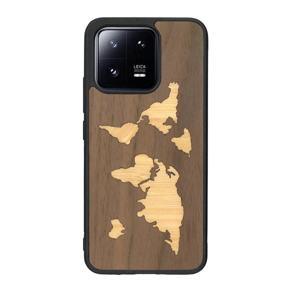 Coque de protection en bois véritable fabriquée en France pour Xiaomi Mi 13 alliant du bambou et du noyer sur le thème du voyage et de l'aventure représentant une mappemonde
