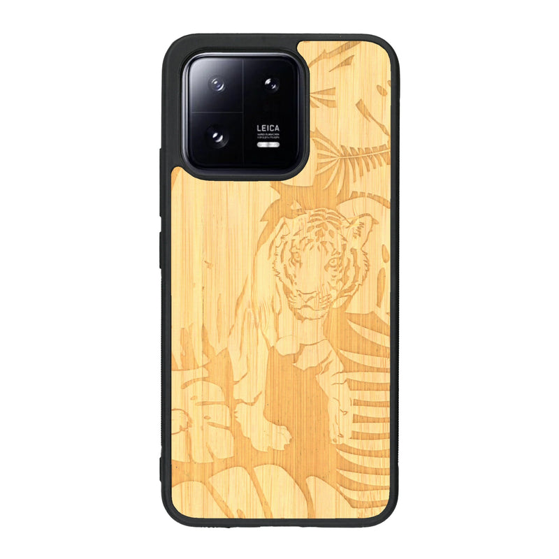 Coque de protection en bois véritable fabriquée en France pour Xiaomi Mi 13 sur le thème de la nature et des animaux représentant un tigre dans la jungle entre des fougères
