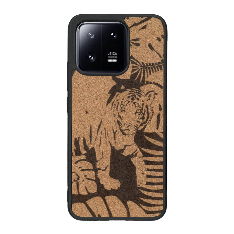 Coque de protection en bois véritable fabriquée en France pour Xiaomi Mi 13 sur le thème de la nature et des animaux représentant un tigre dans la jungle entre des fougères