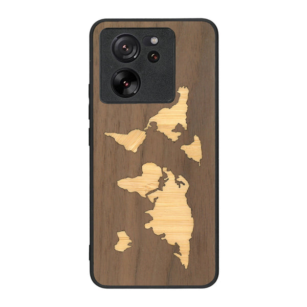 Coque de protection en bois véritable fabriquée en France pour Xiaomi Mi 13 T alliant du bambou et du noyer sur le thème du voyage et de l'aventure représentant une mappemonde