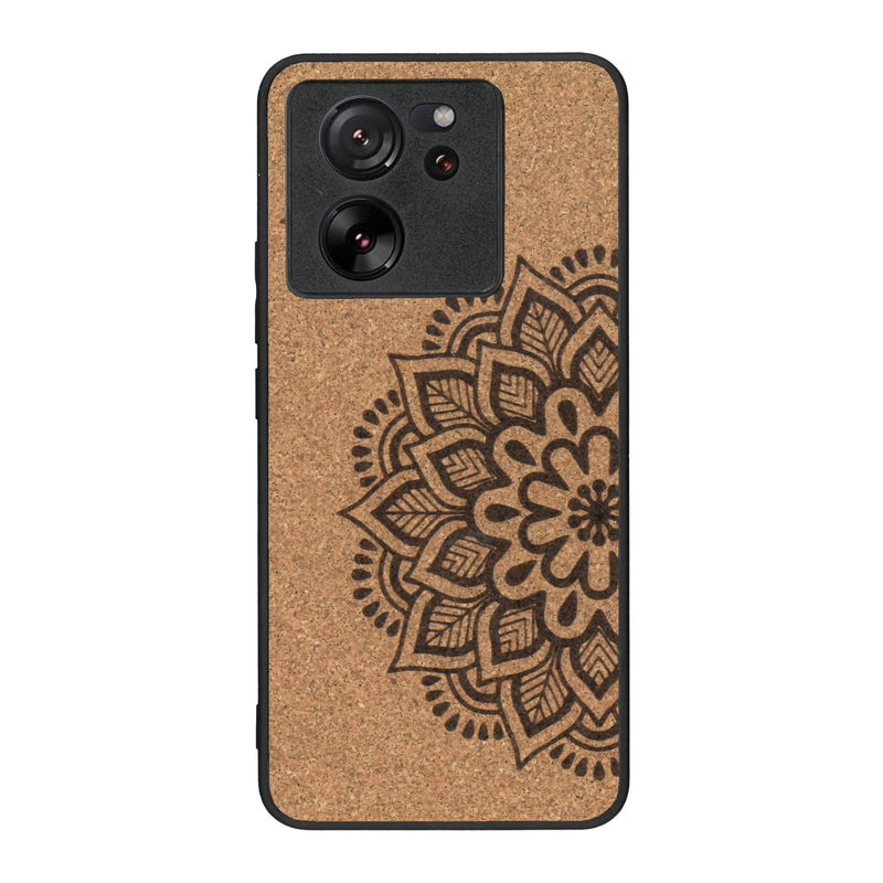 Coque de protection en bois véritable fabriquée en France pour Xiaomi Mi 13 T sur le thème de la bohème et du tatouage au henné avec une gravure représentant un mandala