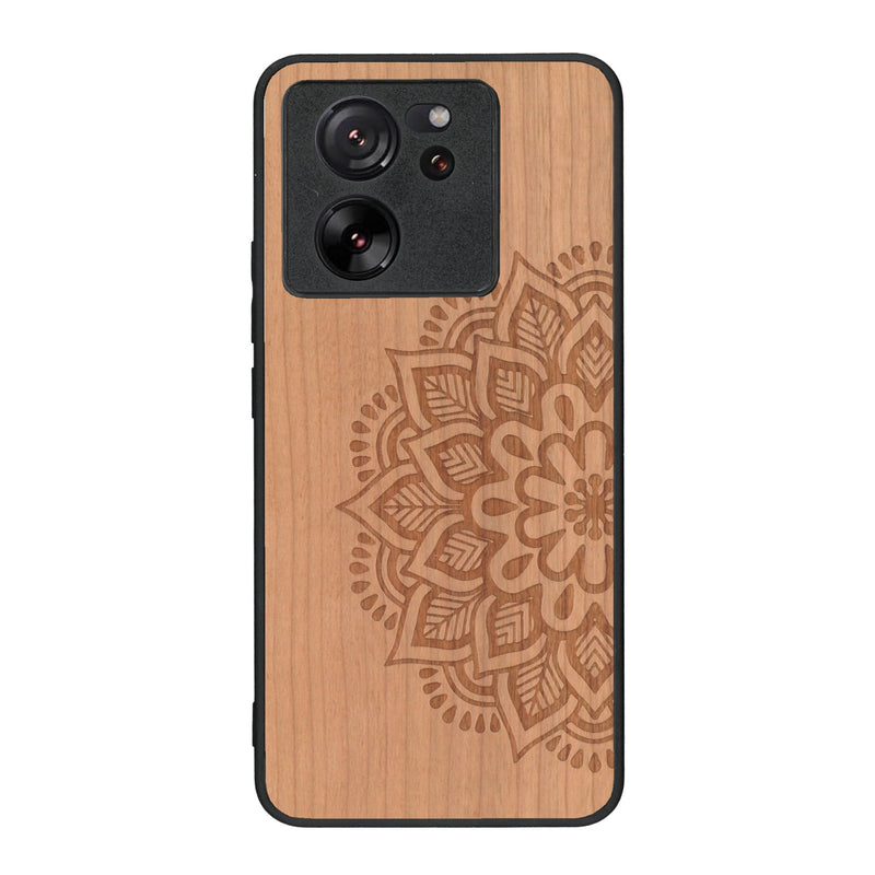 Coque de protection en bois véritable fabriquée en France pour Xiaomi Mi 13 T sur le thème de la bohème et du tatouage au henné avec une gravure représentant un mandala