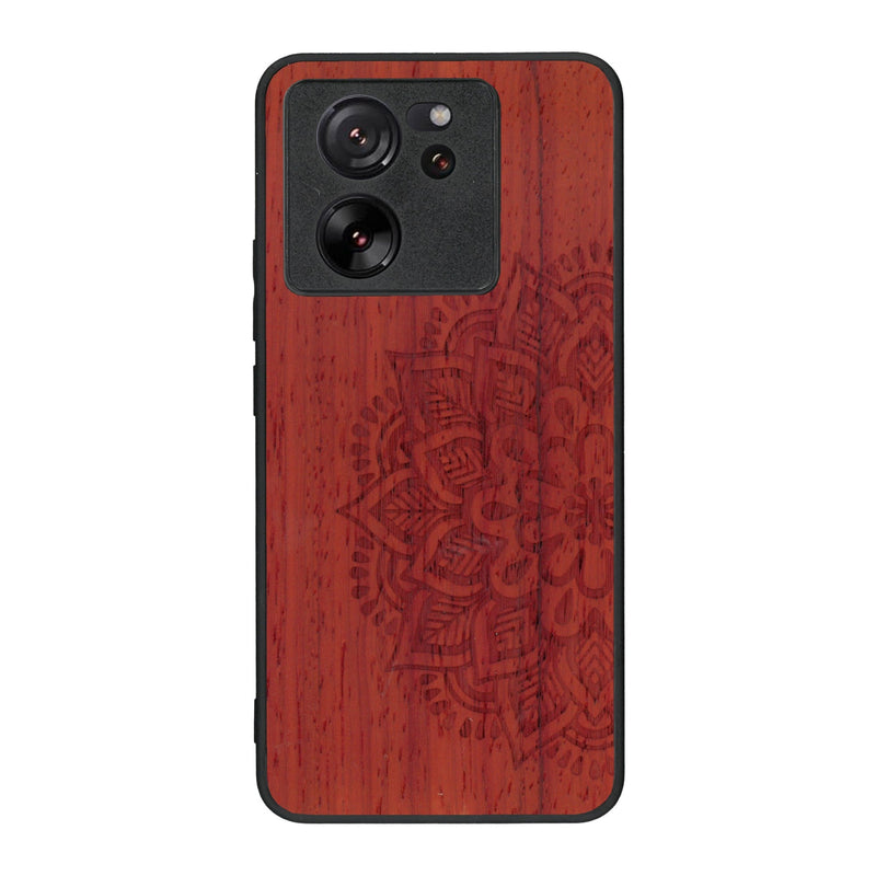 Coque de protection en bois véritable fabriquée en France pour Xiaomi Mi 13 T sur le thème de la bohème et du tatouage au henné avec une gravure représentant un mandala