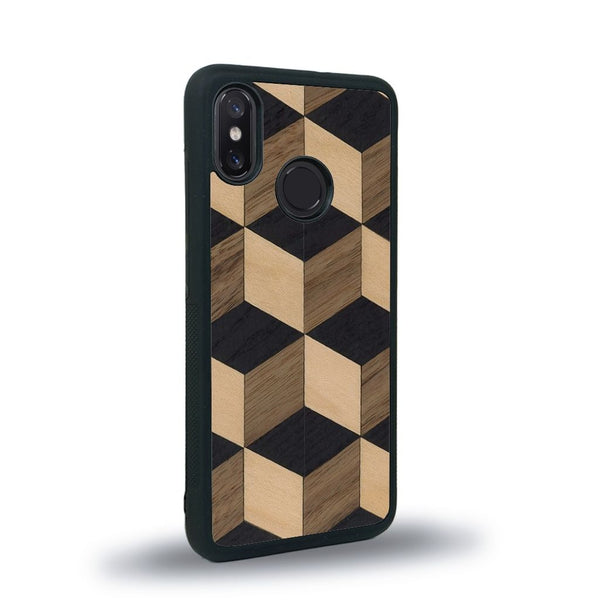 Coque de protection en bois véritable fabriquée en France pour Xiaomi Mi 8 alliant plusieurs essences de bois pour représenter un classique intemporel de la marqueterie