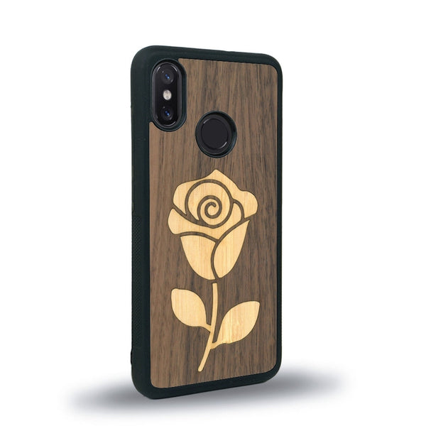 Coque de protection en bois véritable fabriquée en France pour Xiaomi Mi 8 alliant plusieurs essences de bois pour représenter une rose