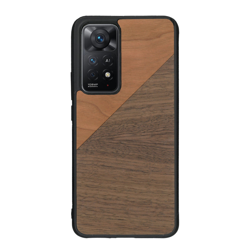 Coque de protection en bois véritable fabriquée en France pour Xiaomi Redmi Note 11 alliant du merisier et du noyer formant chacun un triangle avec une jointure en diagonale sur le thème de l'art abstrait
