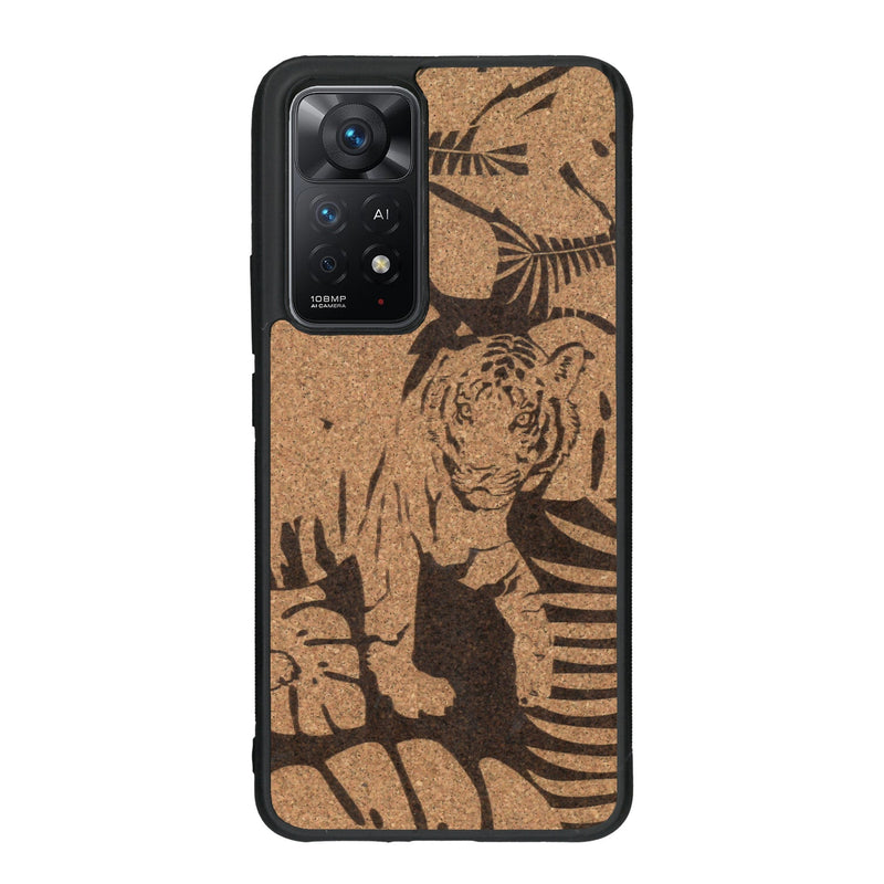 Coque de protection en bois véritable fabriquée en France pour Xiaomi Redmi Note 11 sur le thème de la nature et des animaux représentant un tigre dans la jungle entre des fougères