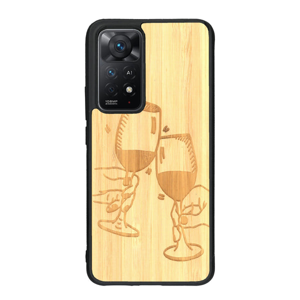 Coque de protection en bois véritable fabriquée en France pour Xiaomi Redmi Note 11 représentant une vue de face d'une flute de champagne dessinée à la main par l'artiste Maud Dabs