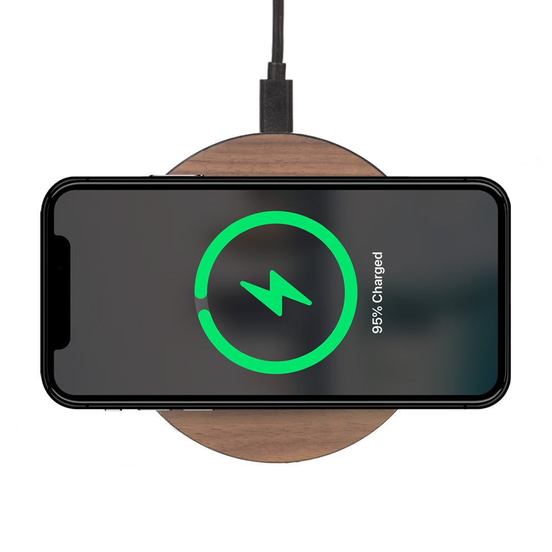 Chargeur sans fil - Le Noyer - Coque en bois