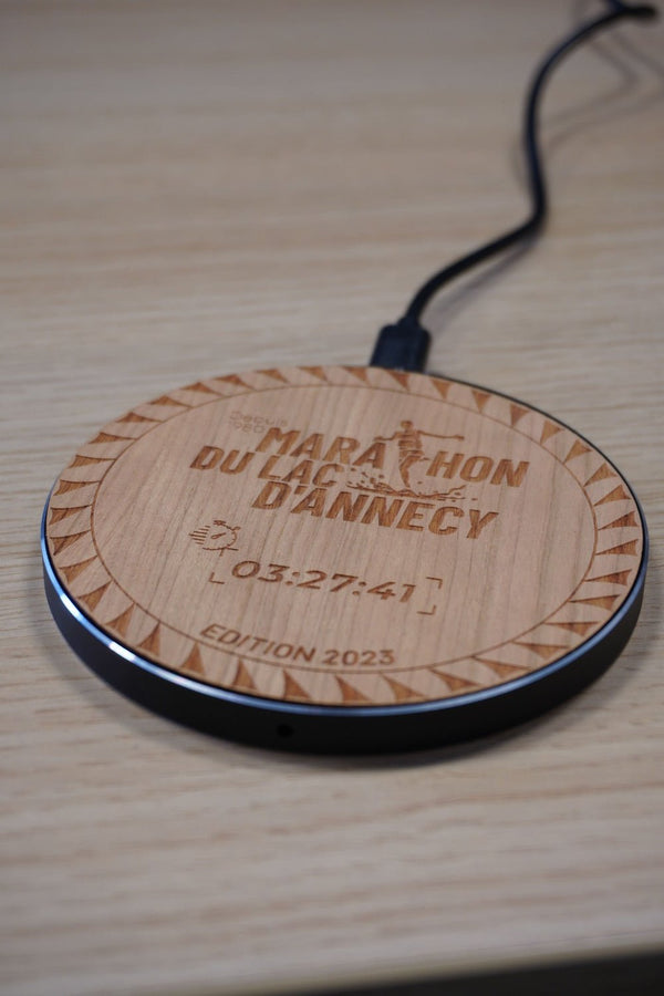 Chargeur sans fil Personnalisable - Marathon d'Annecy Chrono - Coque en bois