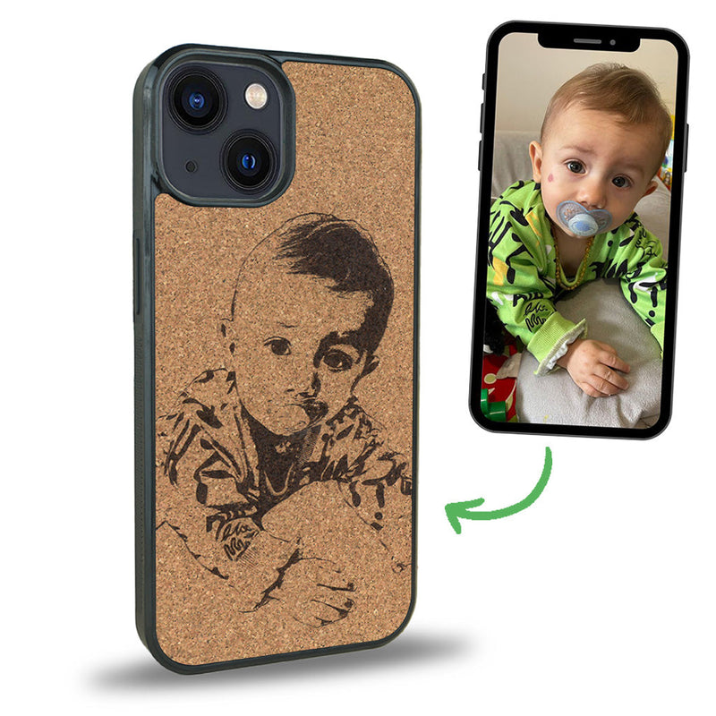 Coque de protection en bois véritable fabriquée en France pour iPhone 15 avec gravure personnalisée à partir d'une photo, d'une image, d'un logo, des initials ou d'une phrase