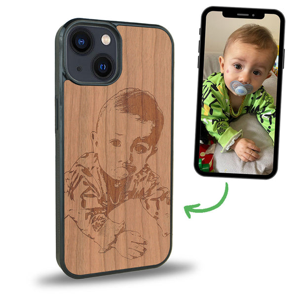 Coque de protection en bois véritable fabriquée en France pour iPhone 15 avec gravure personnalisée à partir d'une photo, d'une image, d'un logo, des initials ou d'une phrase