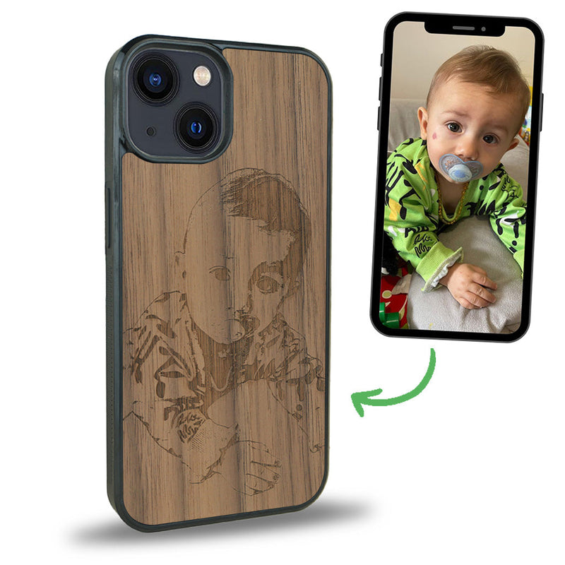 Coque de protection en bois véritable fabriquée en France pour iPhone 15 Plus avec gravure personnalisée à partir d'une photo, d'une image, d'un logo, des initials ou d'une phrase