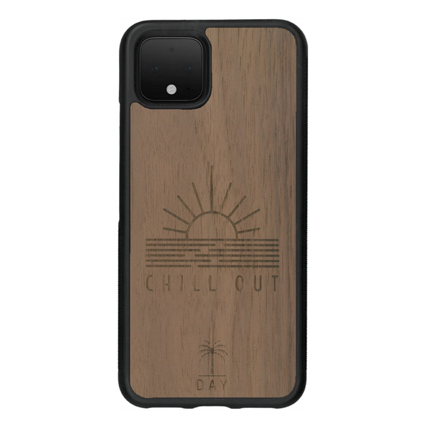 Coque de protection en bois véritable fabriquée en France pour Google Pixel 4 sur le thème chill avec un motif représentant un couché de soleil sur l'océan et la phrase "Chill out"