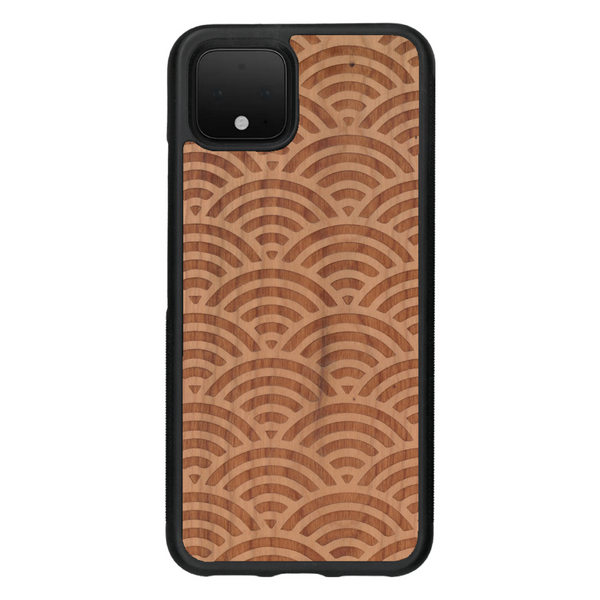 Coque de protection en bois véritable fabriquée en France pour Google Pixel 4 baptisée "La Sinjak" avec un motif de gravure abstrait représentant la répétition d'un symbole wifi