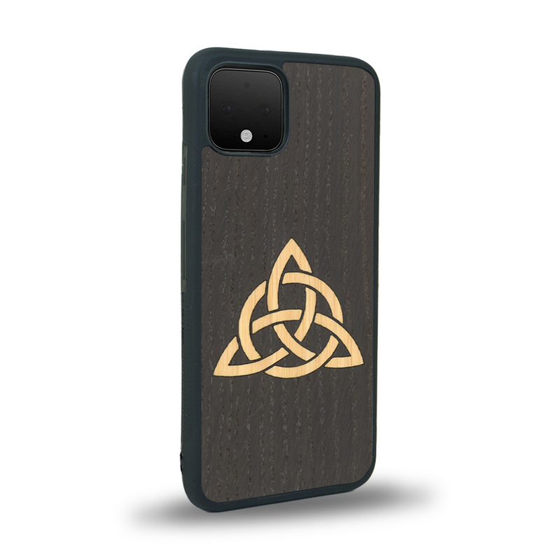 Coque de protection en bois véritable fabriquée en France pour Google Pixel 4 alliant du chêne fumé et du bambou représentant une triquetra