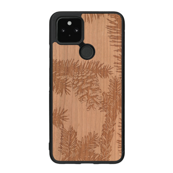 Coque de protection en bois véritable fabriquée en France pour Google Pixel 4a 5g sur le thème de la nature des arbres avec un motif de gravure représentant des épines de sapin et des pommes de pin