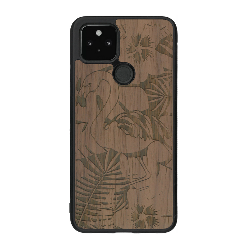 Coque de protection en bois véritable fabriquée en France pour Google Pixel 4a 5g sur le thème de la nature et des animaux représentant un flamant rose entre des fougères