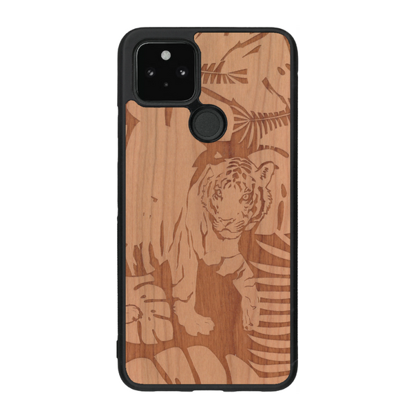 Coque de protection en bois véritable fabriquée en France pour Google Pixel 4a 5g sur le thème de la nature et des animaux représentant un tigre dans la jungle entre des fougères