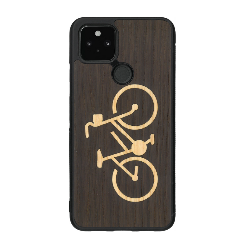 Coque de protection en bois véritable fabriquée en France pour Google Pixel 4a 5g sur le theme du vélo et de l'outdoor qui allie du bambou et du chêne fumé représentant un vélo