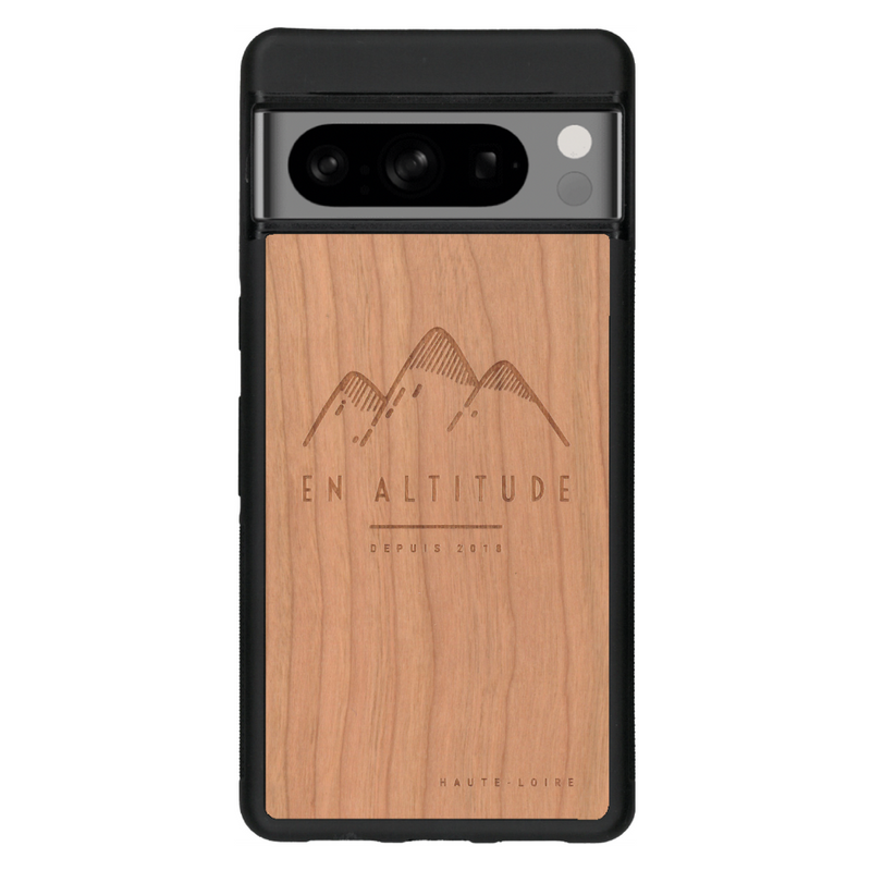 Coque de protection en bois véritable fabriquée en France pour Google Pixel 6 représentant des montagnes, sur le thème de la randonnée en pleine nature et du trail